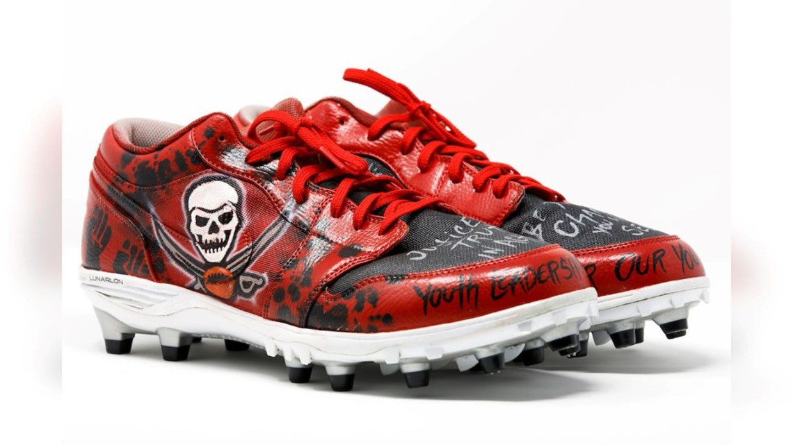 What Pros Wear: Mike Evans' Nike Vapor Untouchable Speed 3 Cleats