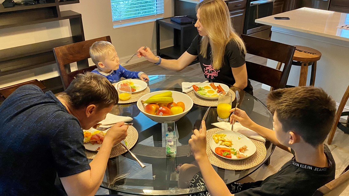 Tampa couple takes in Ukrainian refugee family - Vimarsana News