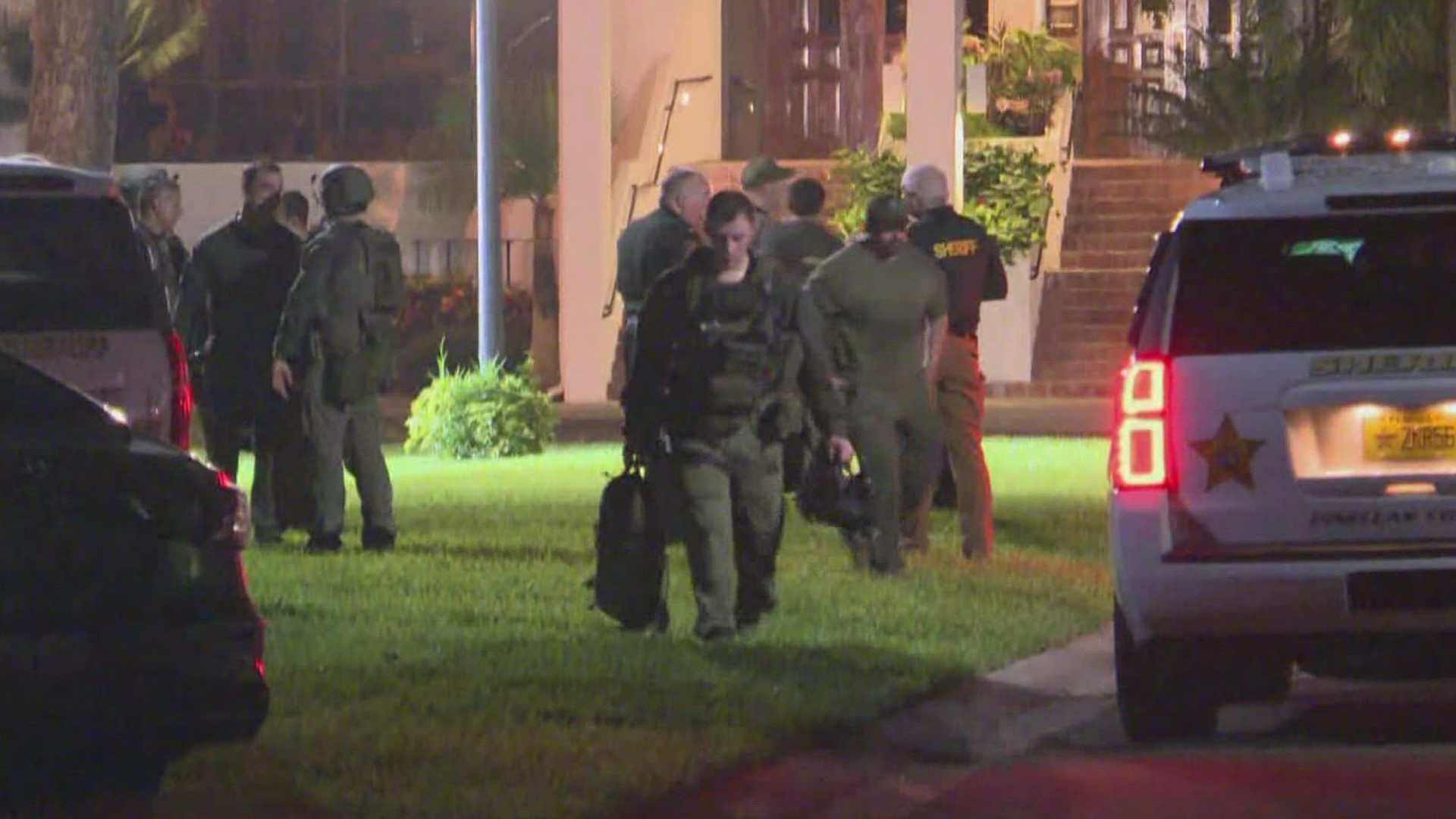 Sheriff: Armed man arrested following roof standoff with SWAT team in  Dunedin