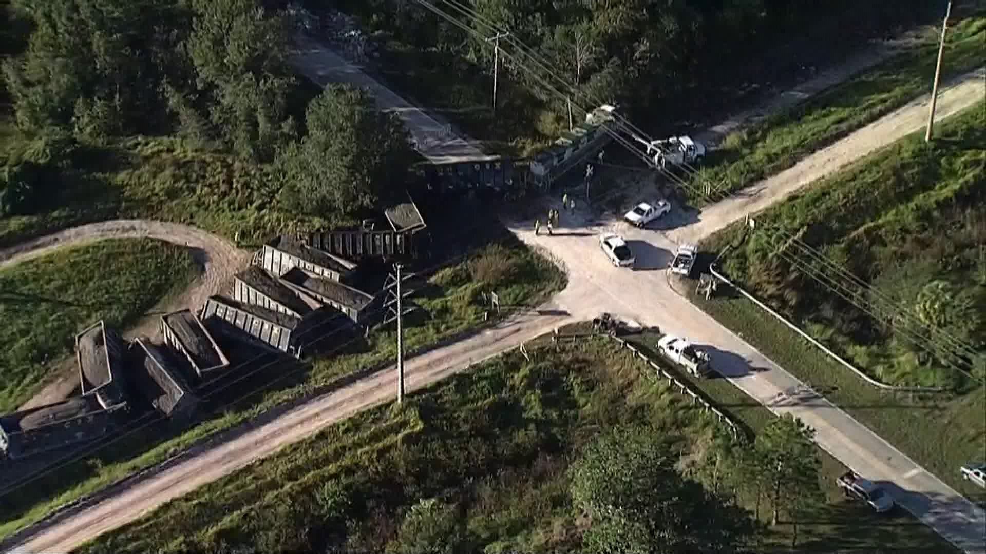 A train transporting several rail cars near the Mosaic phosphate mine derailed Tuesday morning.