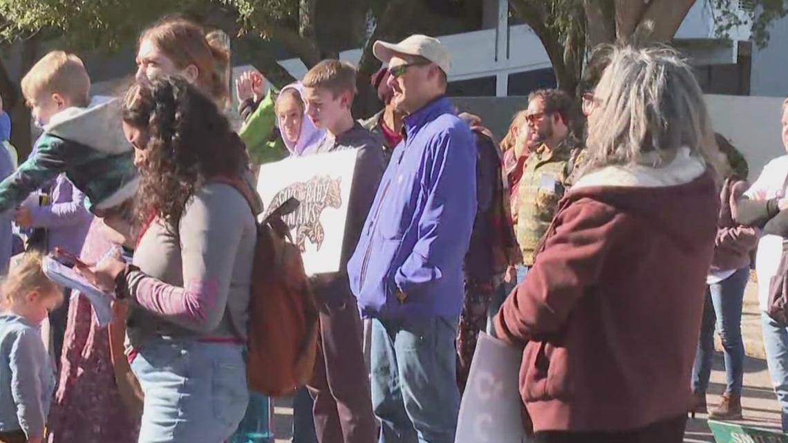 Hundreds of anti-abortion demonstrators rally in St Petersburg - Vimarsana News