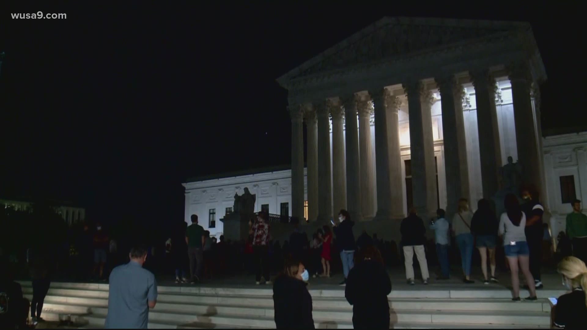 Hundreds of Washingtonians came to light candles and leave flowers on the SCOTUS steps to honor the Supreme Court Justice who served on the highest court since 1993.