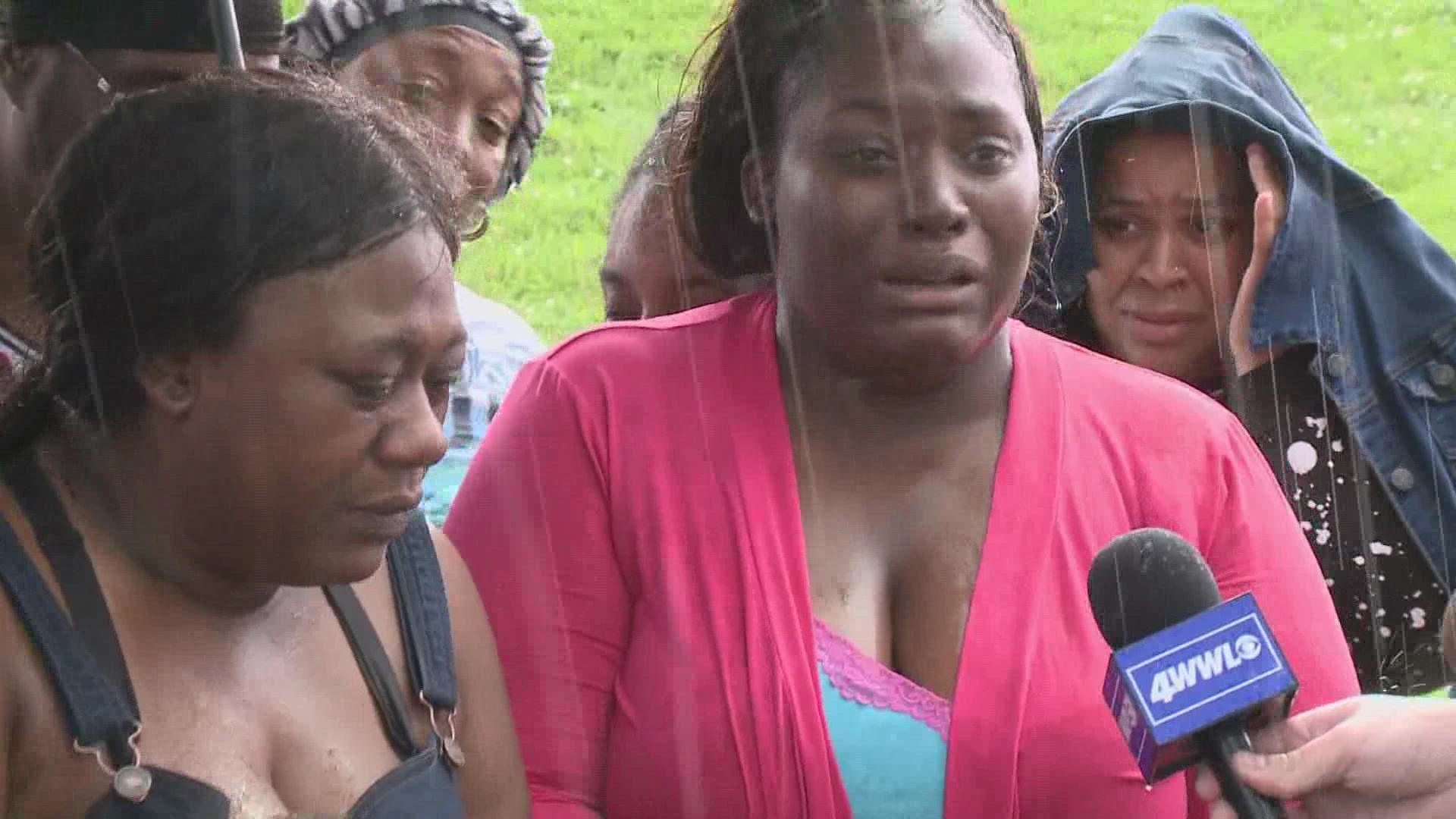 3 missing kids swept away in Mississippi River