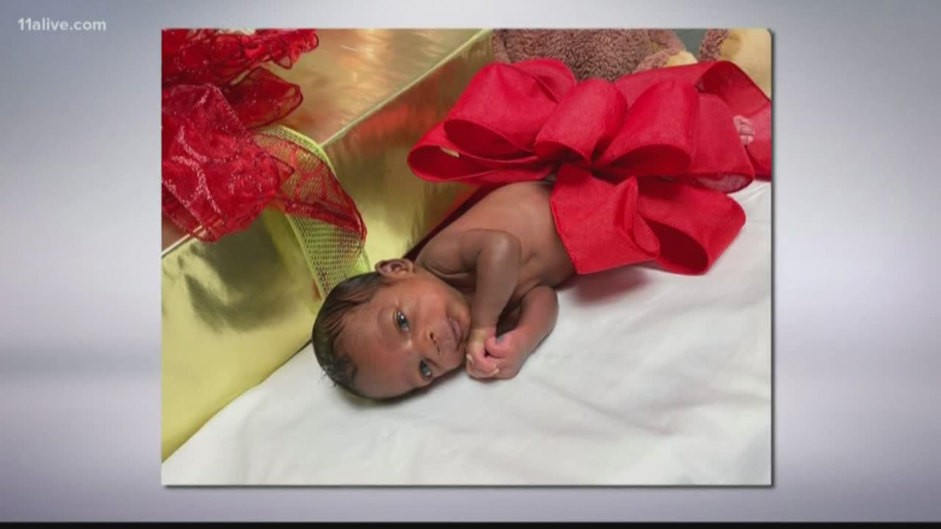 And who doesn't love a cute baby dressed in their finest Christmas attire!