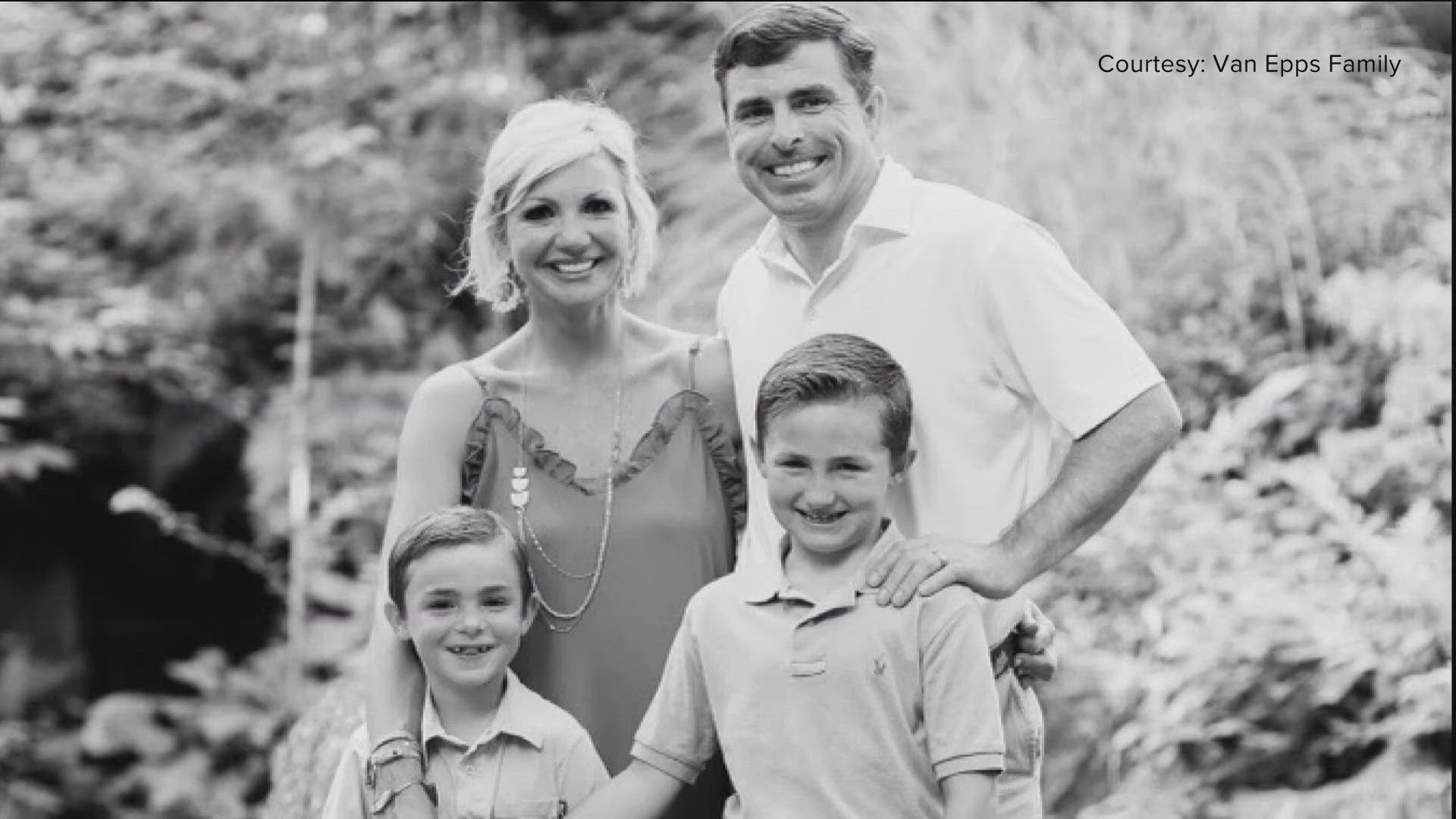 A metro Atlanta community is mourning the Van Epps family, five of whom were killed in a plane crash.